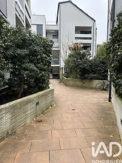 Apartment in Bordeaux (33100)