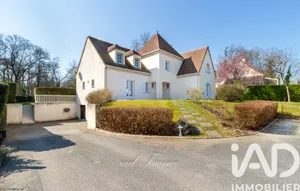 Mansion in Orgeval (78630)