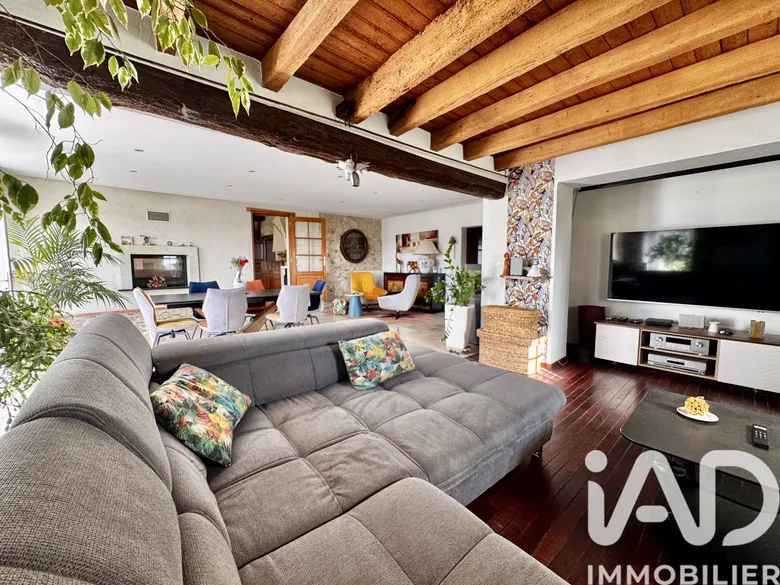 Maison 11 pièces 279 m² · à Brissac Loire Aubance · 279 m² · 477 000 €
