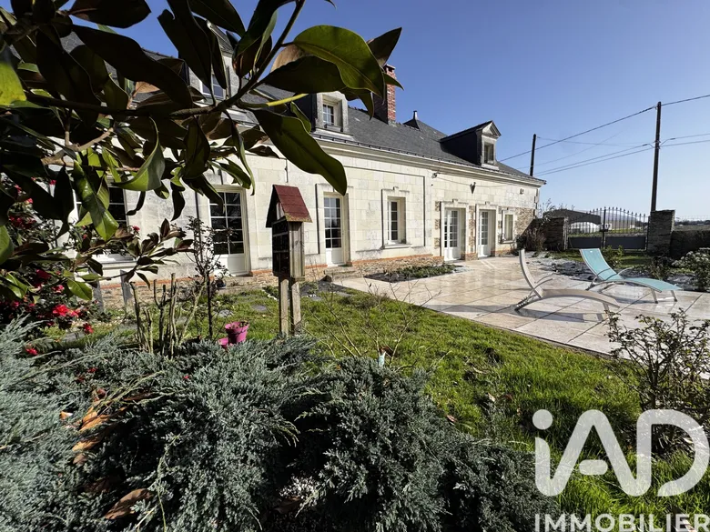 Maison 11 pièces 279 m² · à Saint-Mathurin-sur-Loire · 279 m² · 479 000 €