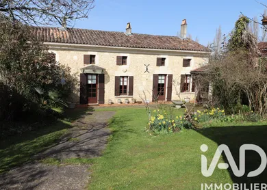 Maison de campagne à Montguyon (17270)