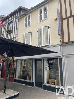 Building in Châlons-en-Champagne (51000)