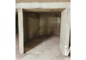 Parking in Paris (75010)