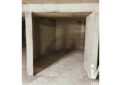 Parking in Paris (75010)