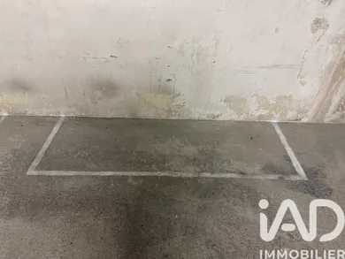 Parking à Paris (75011)