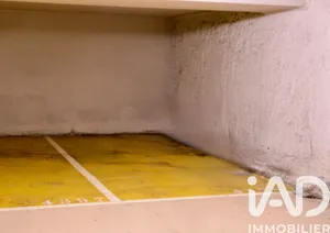 Parking à Paris (75015)