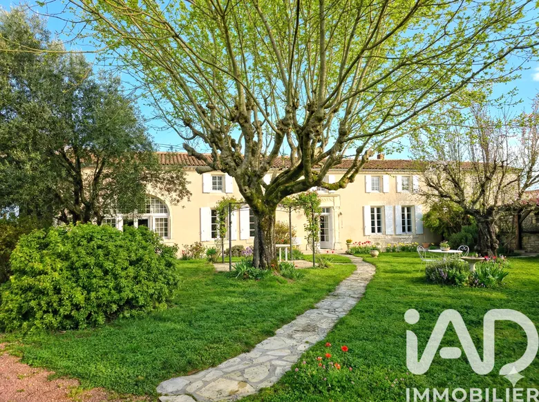 Maison 7 pièces 200 m² · à Salles-d'Angles · 200 m² · 319 000 €