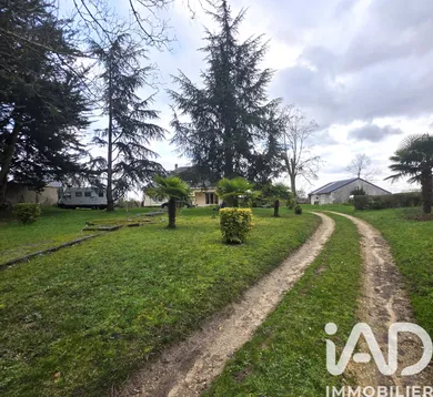 Traditional house in Luché-Pringé (72800)