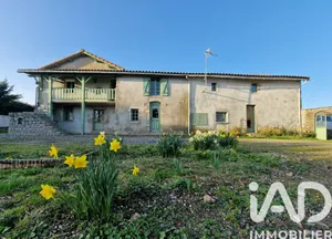 Maison traditionnelle à La Chapelle-Saint-Laurent (79430)
