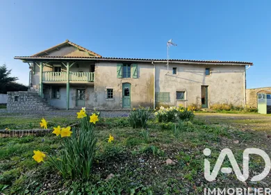 Maison traditionnelle à La Chapelle-Saint-Laurent (79430)