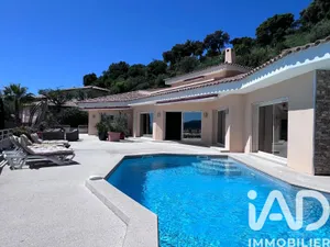 Architectural house in La Londe-les-Maures (83250)