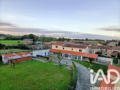 Maison de campagne à Terval (85120)