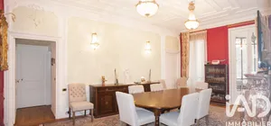 Apartment in Paris (75008)