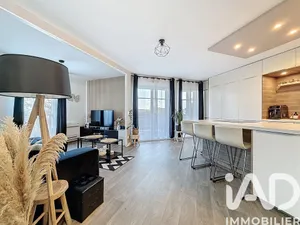 Apartment in Tigery (91250)