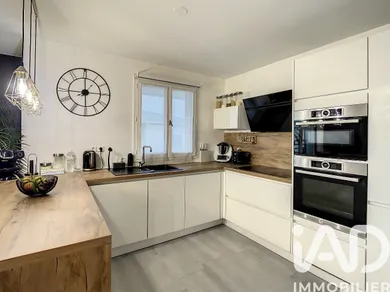 Apartment in Sainte-Geneviève-des-Bois (91700)