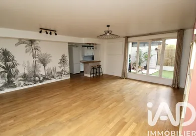 Apartment in Paris (75020)