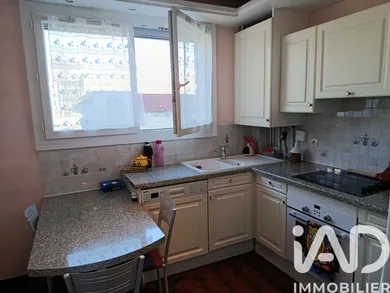 Apartment in Grenoble (38100)