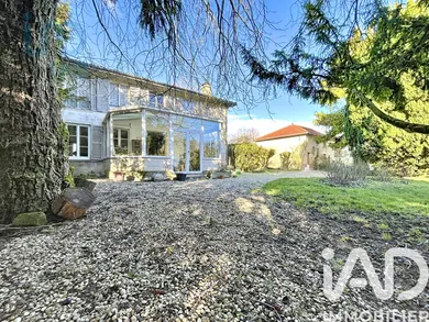 Mansion in Courtisols (51460)