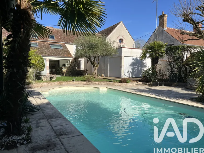 Maison 9 pièces 201 m² · à Saint-Denis-en-Val · 201 m² · 692 000 €