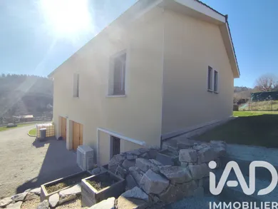 House in Luriecq (42380)