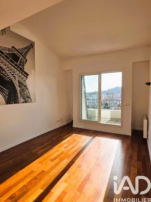 Duplex in Puteaux (92800)