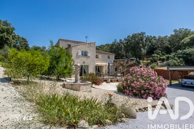 Traditional house in Bellegarde (30127)