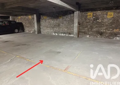 Parking à Paris (75018)