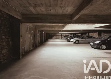 Parking à Paris (75018)