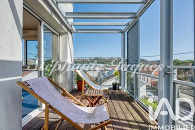Apartment in Bordeaux (33100)