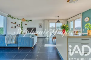 Apartment in Bordeaux (33100)