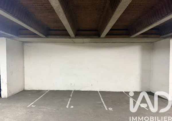 Parking à Paris (75018) photo 2