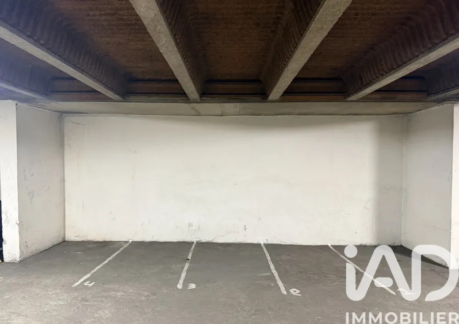 Parking à Paris (75018) photo 3