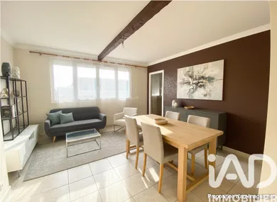 Apartment in Thiais (94320)