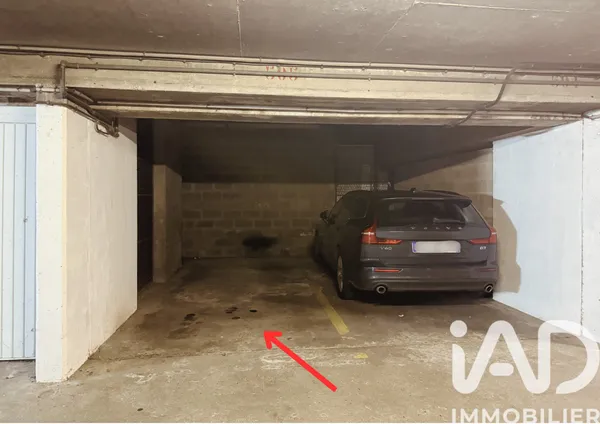 Parking à Paris (75019) photo 2