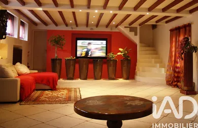 Building in Louvres (95380)