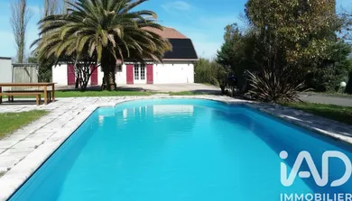 Architectural house in Doazon (64370)