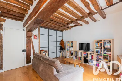 Apartment in Paris (75004)