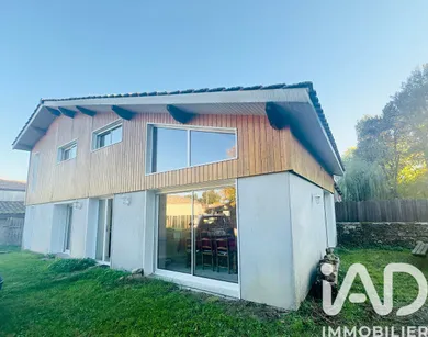 Maison à Saint-Laurent-Médoc (33112)