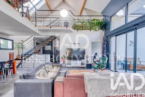 House in Jouy-en-Josas (78350)