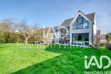 House in Jouy-en-Josas (78350)