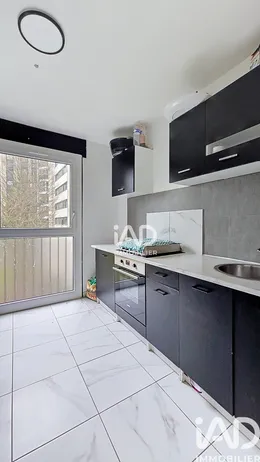 Apartment in Grigny (91350)