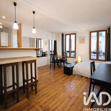 Apartment in Paris (75017)