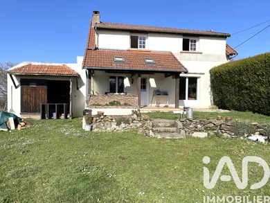 Maison de campagne à La Crouzille (63700)