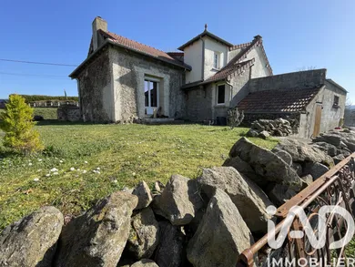 Maison de campagne à La Crouzille (63700)
