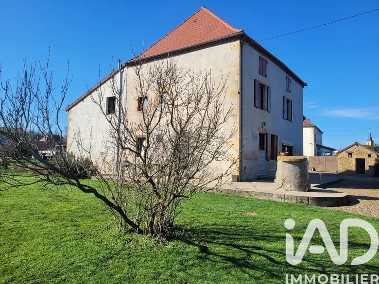 Maison 7 pièces 216 m² · à Chambilly · 216 m² · 329 000 €