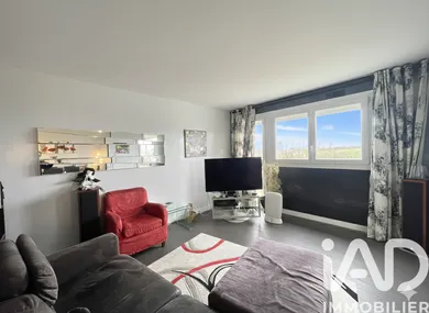 Apartment in Plaisir (78370)