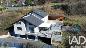 Maison d'architecte à Saint-Georges-de-Commiers (38450)