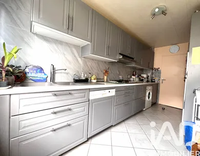 Apartment in Plaisir (78370)