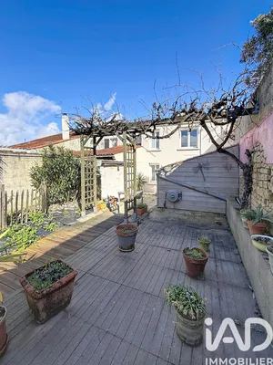 Traditional house in Croix-Chapeau (17220)