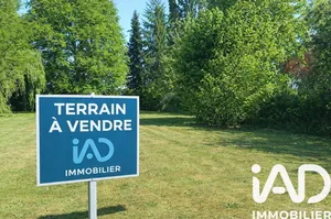 Terrain à Villeneuve-Saint-Denis (77174)